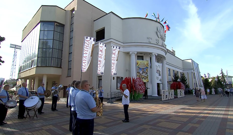 В Бресте открылся Международный театральный фестиваль Белая вежа - сколько спектаклей  увидят зрители