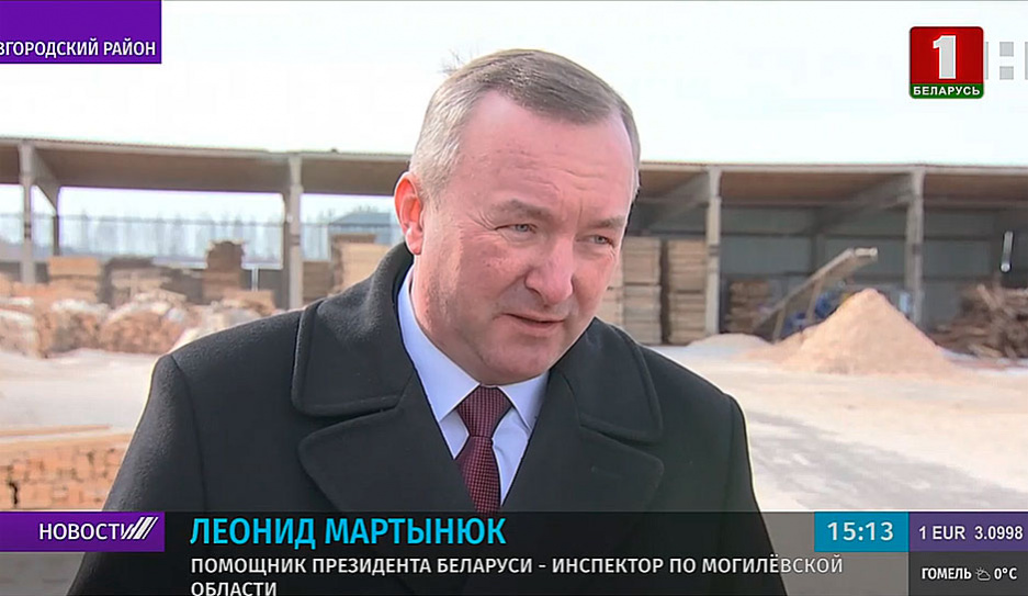 Помощник Президента посетил одно из частных предприятий деревообработки в Славгородском районе 
