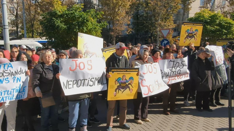 Долой Майю Санду! В Молдове требуют отставки правительства и президента