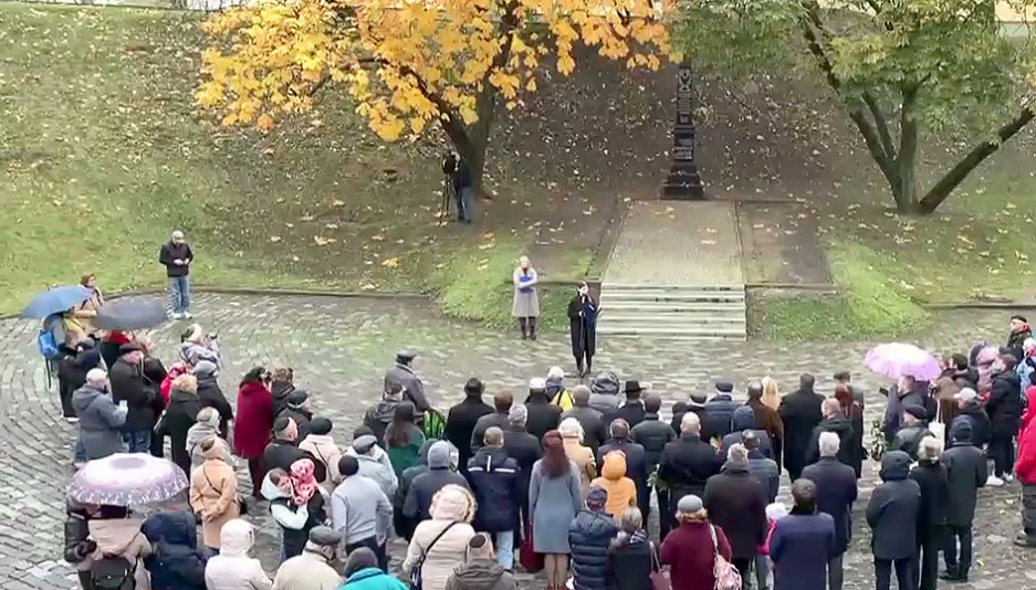 У мемориала Яма вспоминают жертв Минского гетто