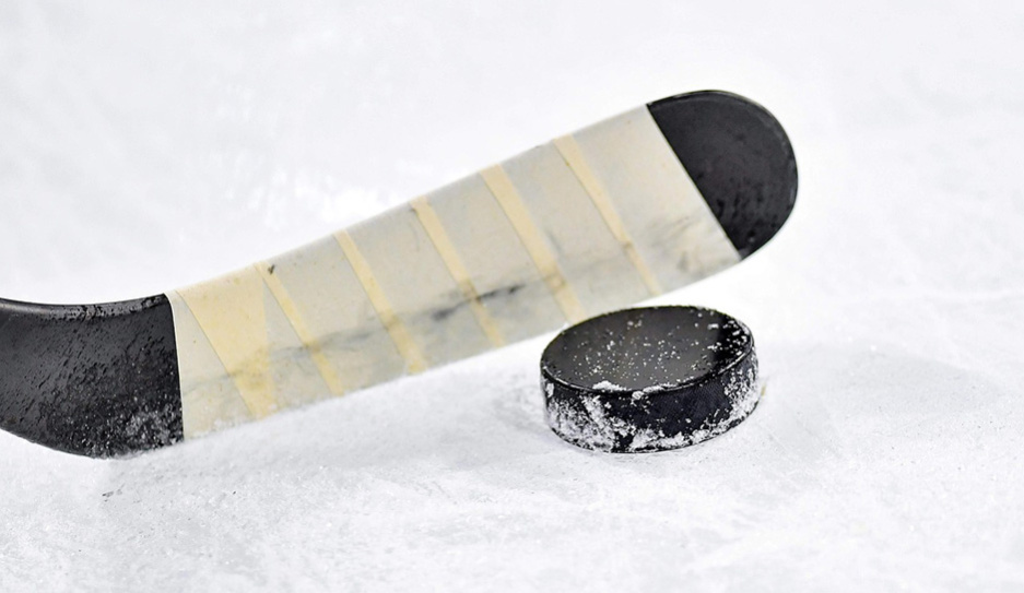 Федерация хоккея России наказала игроков и тренера юниорской сборной за скандал на Кубке Будущего